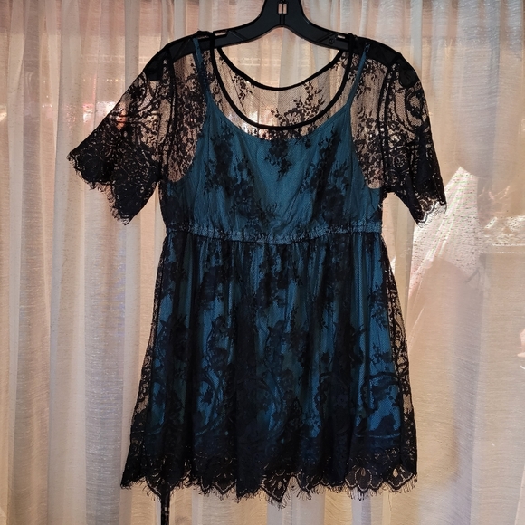 Xian Xian Tank Lace Top - Picture 1 of 6